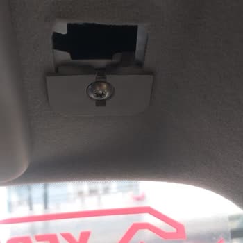 Ford Transit: Problema con la Visera Derecha No Resuelto