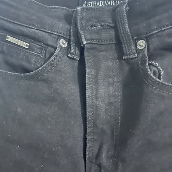 Stradivarius Jeans Negros Descoloridos y Deformados
