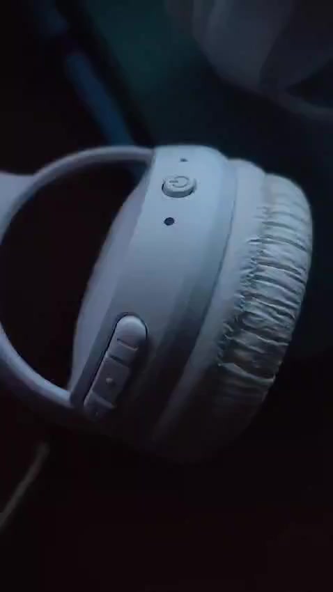 Auriculares JBL 510 BT no cargan, luz roja parpadeando Portada de vídeo