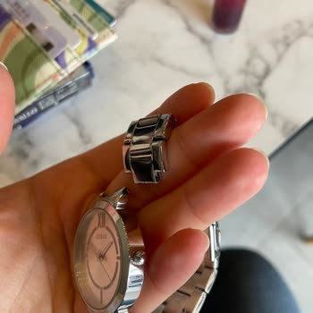 Correa de mi reloj Guess se soltó dos veces en dos días