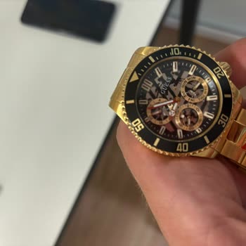 Reloj Guess defectuoso sin opción de devolución