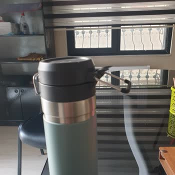 Tapa rota del termo Stanley Quick Flip y rechazo de garantía