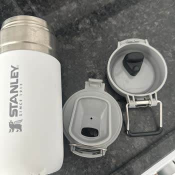 Stanley Thermo con Garantía de por Vida, Se Rompió con una Caída Pequeña