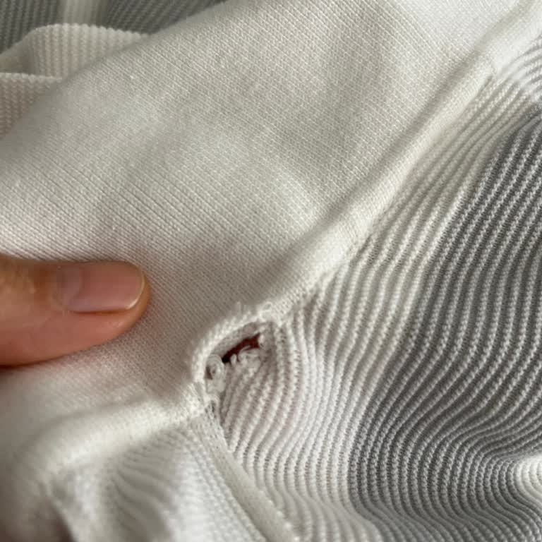 Lacoste Triko T-Shirt con Defecto Tras Primer Lavado y Sin Respuesta del Soporte