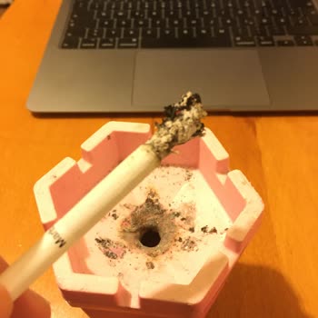 Marlboro Touch Blue: Madera en los Cigarrillos