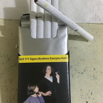 Marlboro Touch Blue: Cigarrillos a Medias y Mala Calidad de Papel