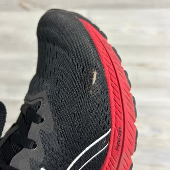 Asics GT-1000 11: Calidad y Servicio al Cliente Decepcionantes