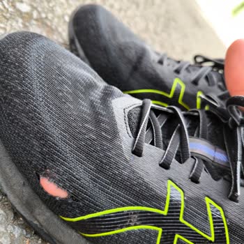 Asics Gel-Quantum 180 VII se rompieron tras poco uso y garantía rechazada