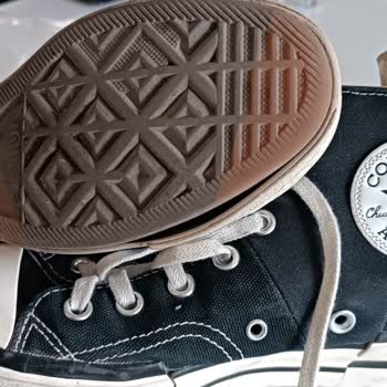 Converse, modelo y nombre del producto: Problema con la suela en 11 meses