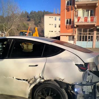 Esperando Piezas de Tesla por Más de 70 Días