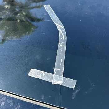 Techo Solar Agrietado en mi Tesla Model Y SR de 16 Días - Problema de Garantía