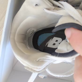 Mis zapatos New Balance se deformaron en solo 2.5 meses