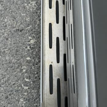 Volvo XC90 Plus Bright 2013: Problema de Oxidación en los Estribos Laterales