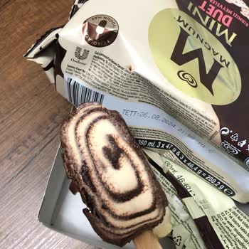 Magnum Mini: Helado lleno de hielo y mal chocolate
