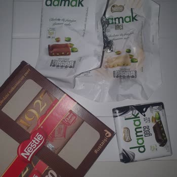 Encontré un cabello en mi chocolate Nestle Damak