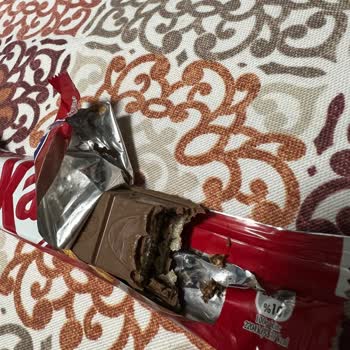 Encontré un Cabello en mi Nestle KitKat - ¡Decepcionado!