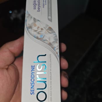 Cepillo de dientes Sensodyne de cerdas suaves causa sangrado de encías