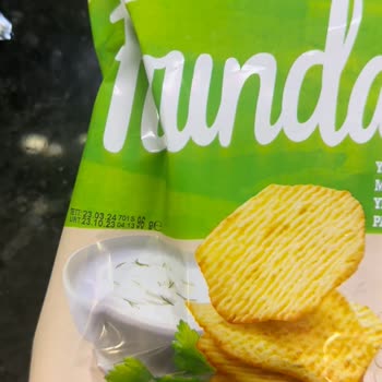 Gusano Vivo en Paquete de Papas Lay's Yogurt