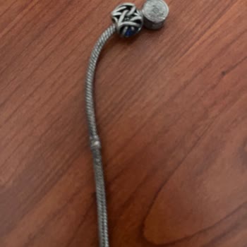 Mi pulsera Pandora Moments Sparkling Blue se oscureció en 15 días