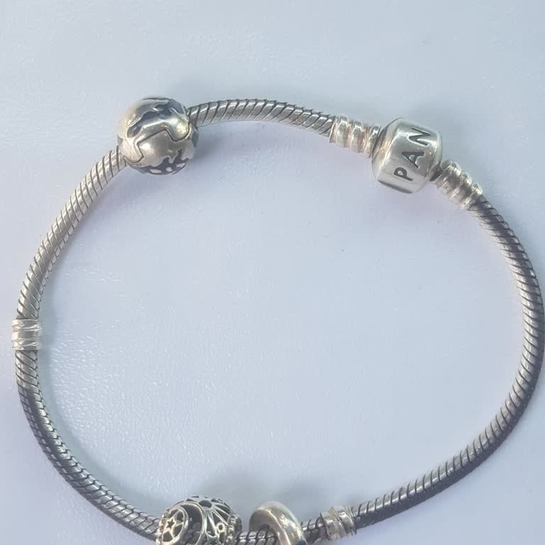 Mi pulsera Pandora se deslustró en 2 meses