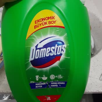 Domestos arruinó mi camisa blanca nueva de Loft