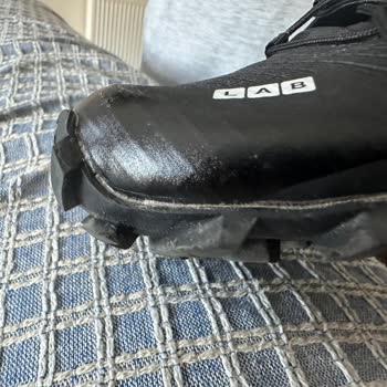 Problema con la devolución de zapatos Salomon