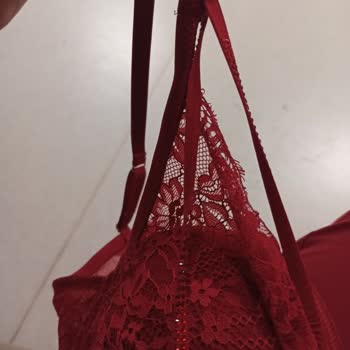 Intimissimi Problemas de Control de Calidad - Sujetador Defectuoso Entregado