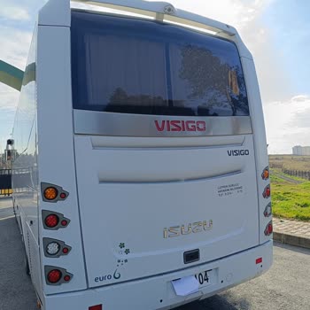 Isuzu Visigo Bus: Problema persistente de transmisión.