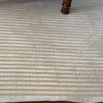 Papatya Halı Yıkama (Kartal) Beyaz Halılarda Makine Ve Siyah İzler!