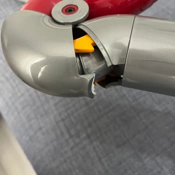 Dyson Keyfi Garanti Kapsamında Saymama (mobilya Altı Aparatı! )