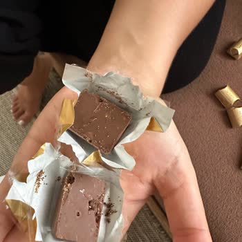 Patiswiss Migros Sanal Marketten Aldığım Çikolatalarda Böcek Sorunu