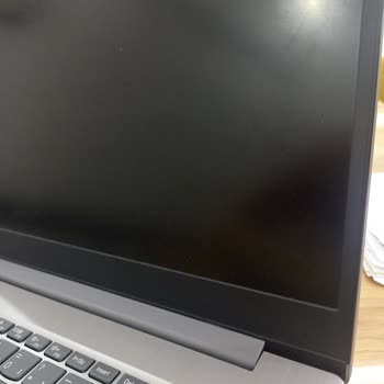 Lenovo Bilgisayar Lenovo Laptopum Siyah Ekranda Kalıyor