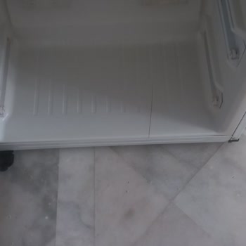 Samsung Buzdolabında Kısa Sürede Çatlak Sorunu