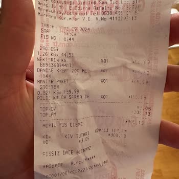 Gökkuşağı Market Bozuk Ve Küflenmiş Ürün Satıyor.