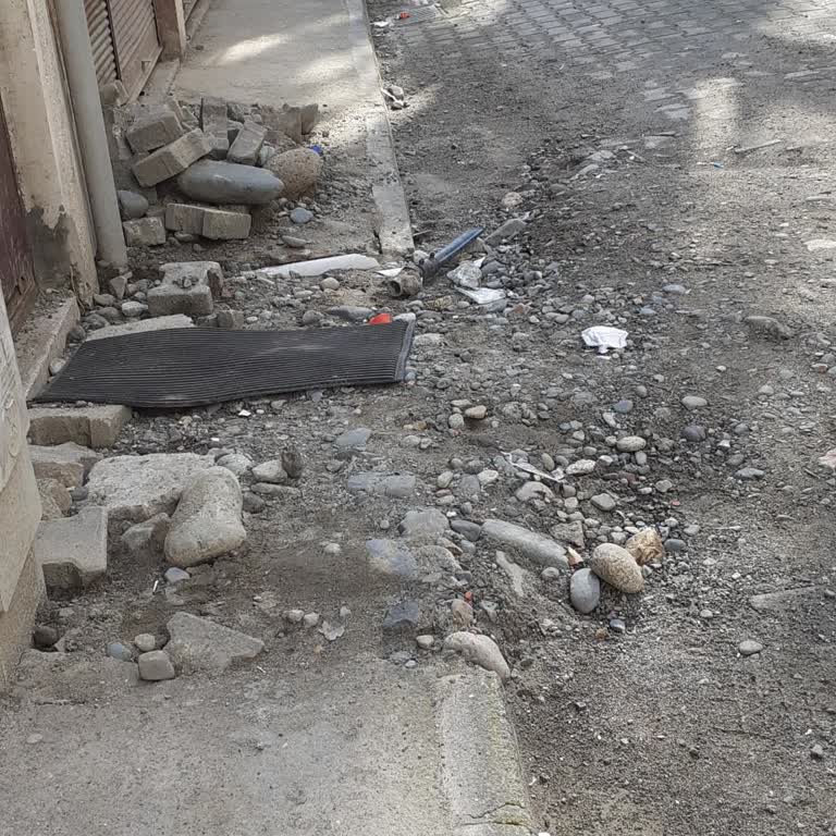 Of Belediyesi İrfanlı Mahallesi'nde Su Çalışması Nedeniyle Kazı Sorunu