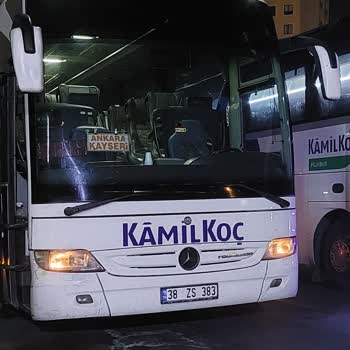 Kamil Koç Ön Camı Kırık, Arızalı, Eski Ve Kirli Otobüs