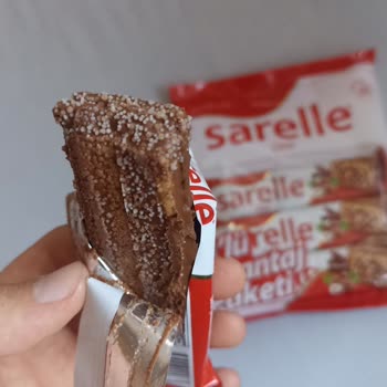 Sarelle Marka Sütlü Çikolata Kaplamalı Fındıklı Gofret Bozuk Çıktı.