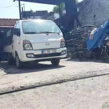 Bursa Büyükşehir Belediyesi Bursa'da Defalarca Mühürlenen Kaçak Hurdacı Her Defasında Mühür Kırdı!