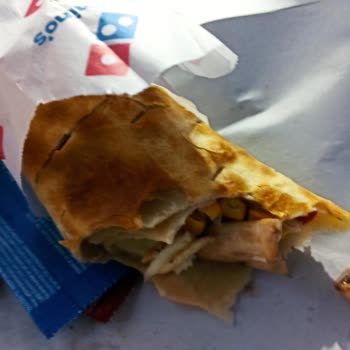 Domino's Pizza Atakum Şubesinde Pişmemiş Mantar Problemi