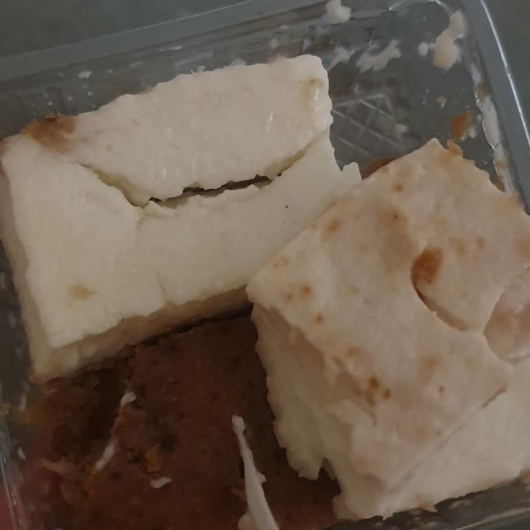 BİM'de Bayat Ve Tarihi Geçmiş Tatlı Satışı