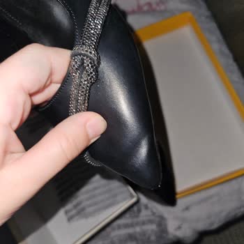 Bambi Ayakkabı Bambi'den Aldığım Ayakkabının Bir Günde Burnunda Kırılma Oldu