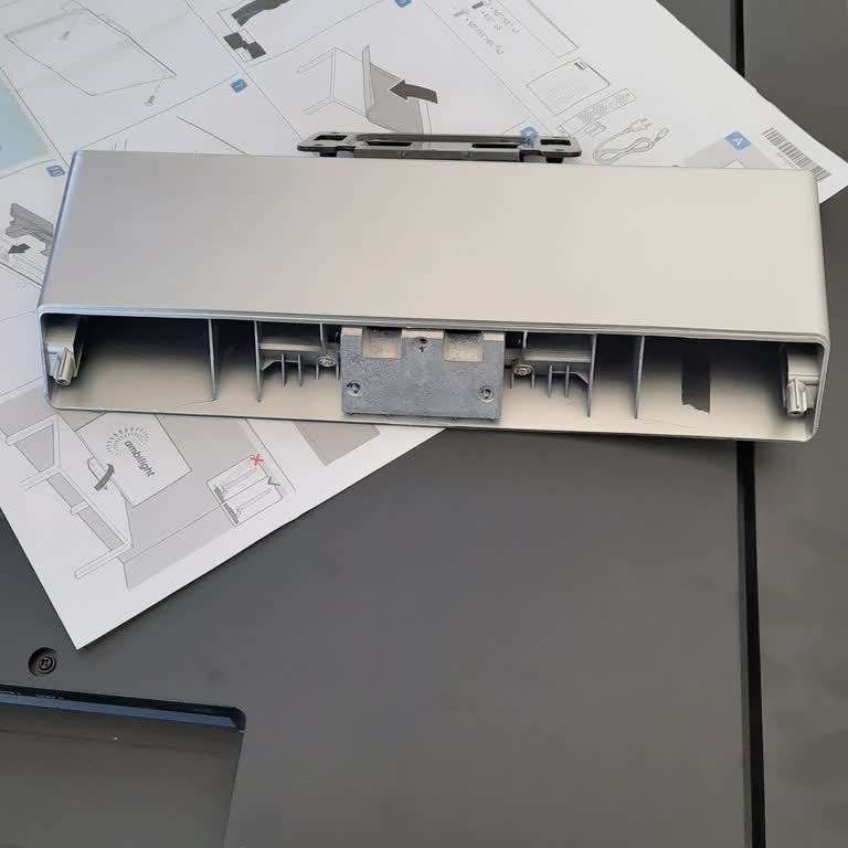 Teknosa Philips TV Kutusundan Güç Kablosu Ve Sehpa Ayağı Çıkmadı.