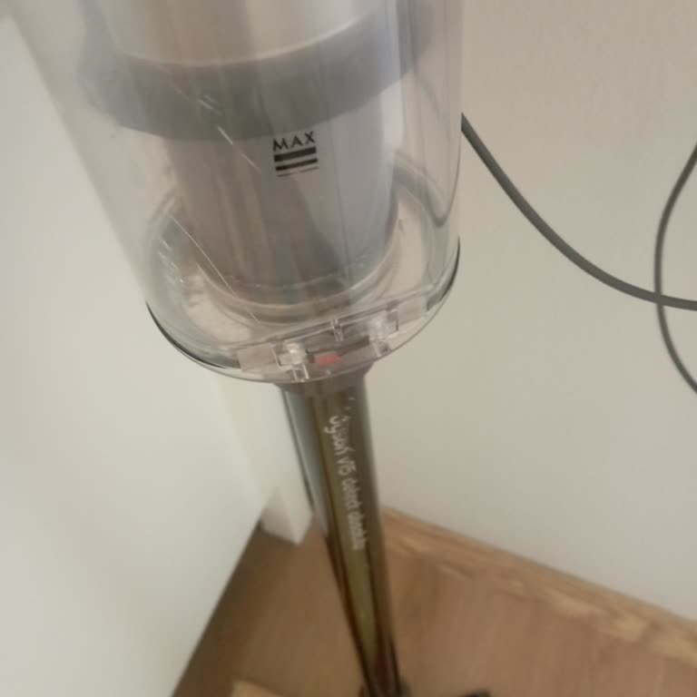 Dyson'ın Koltuk Altına Eğilebilir Parçası