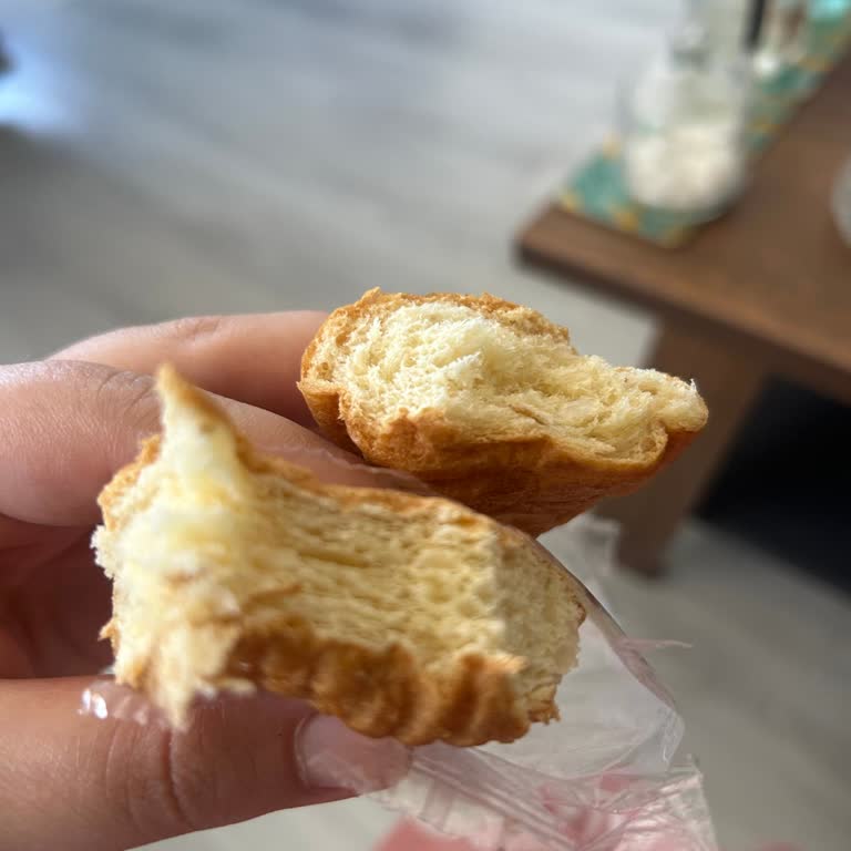 UNO Çikolata Dolgulu Kruvasan Da Çikolata Yok