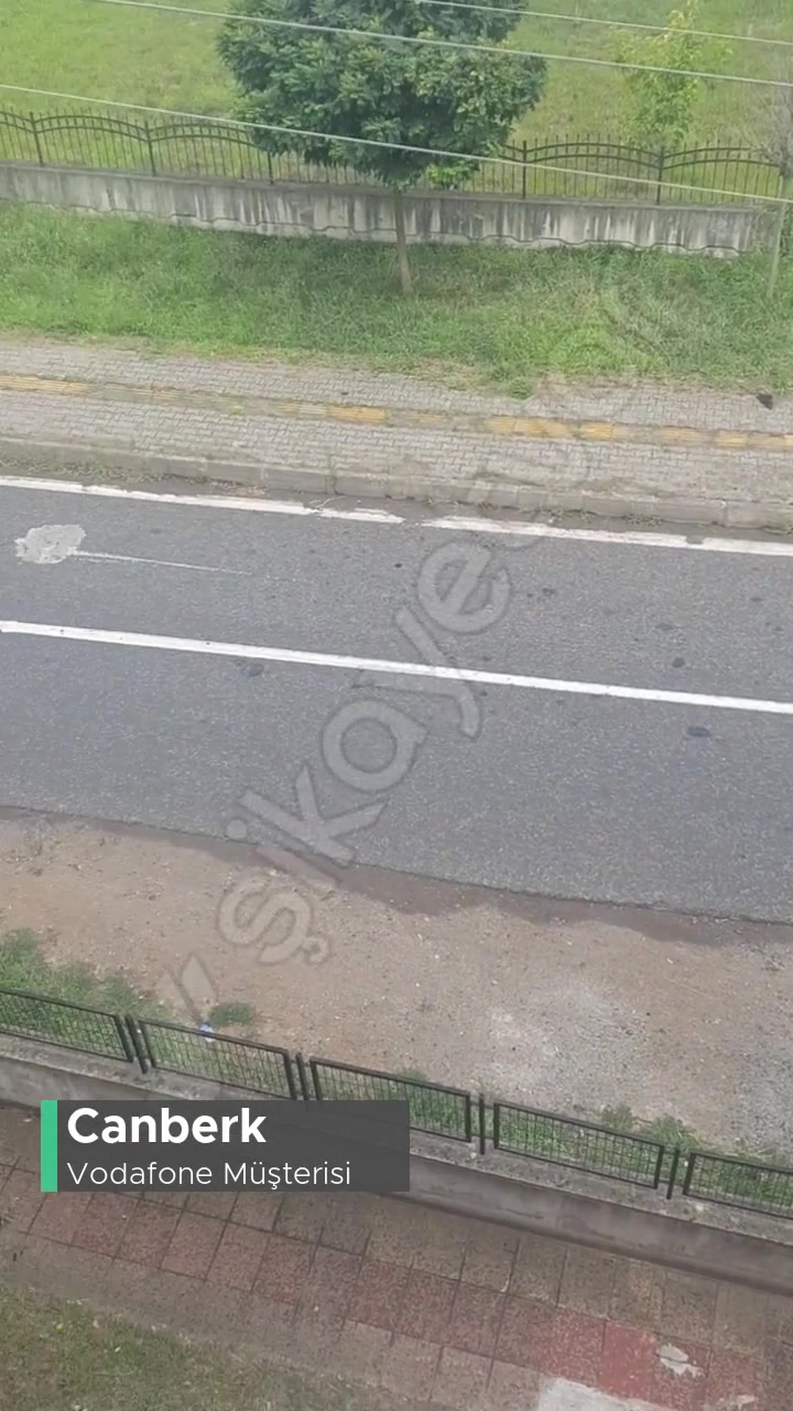 Vodafone Hattı Çekmiyor Şehrin Merkezinde! videonun kapak resmi