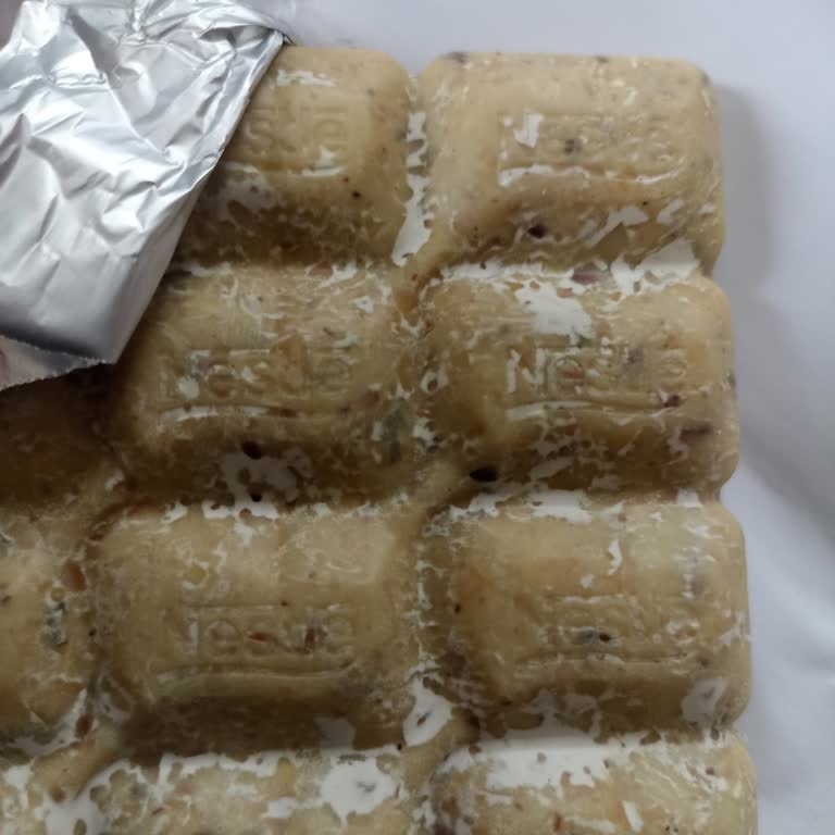 Nestle Damak Çikolatasında Şüpheli Tat Ve Görünüm!