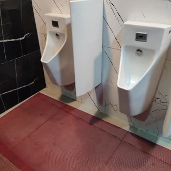 Köfteci Yusuf Sivrihisar Şubesi Çok Pis Ve Hizmet Çok Kötü