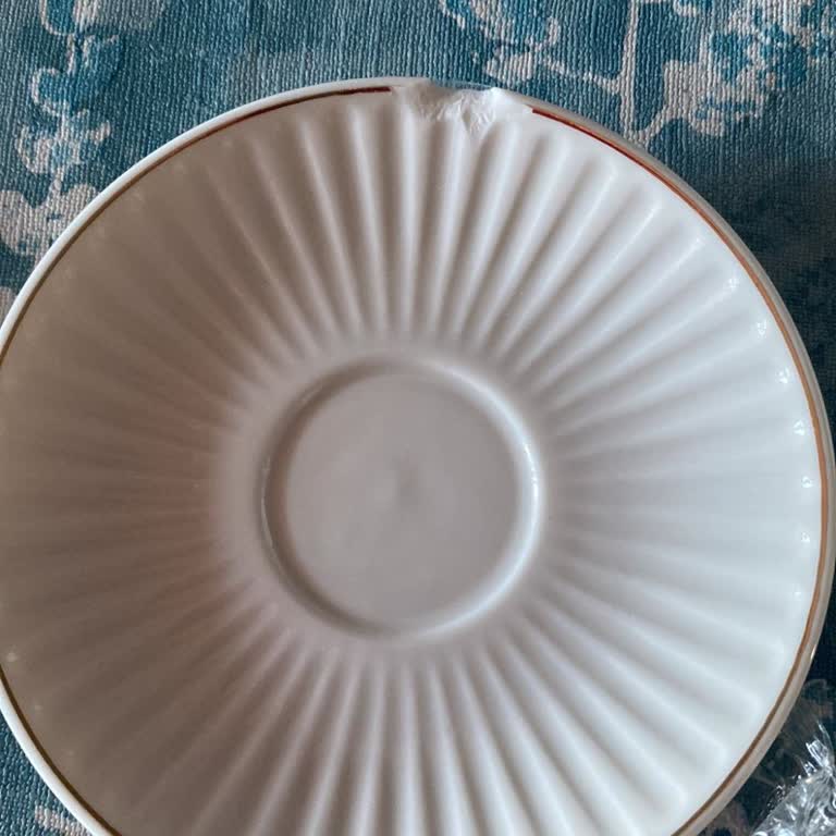 Madame Coco Kahve Fincanın Altı Kırık