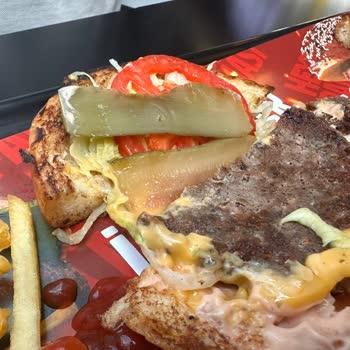 Dinameat Burger Eksik Gramaj Ve Kalitesiz Hizmet Deneyimi