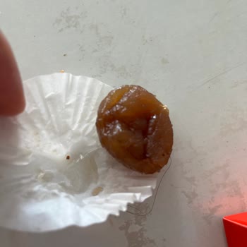 Kafkas Pasta Şekerleme Kafkas Kestane Şekerinden Saç Çıktı